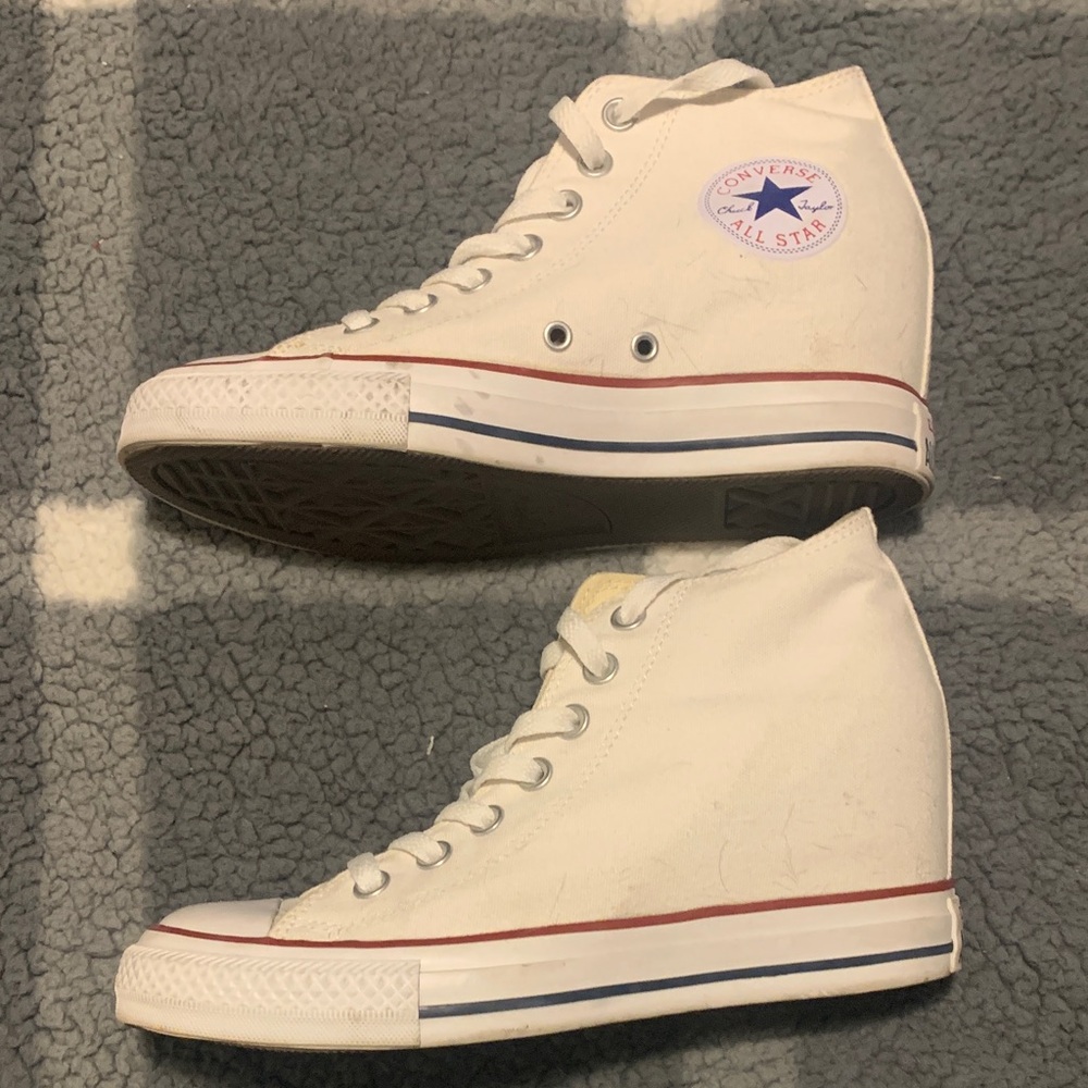 Converse White Hidden Heel High-Tops with Red and Blue Accents Size 8.5.